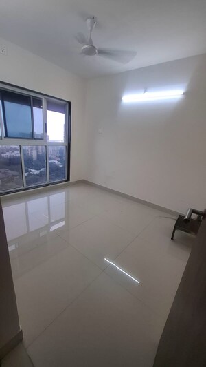 Room in 2 BHK Apartment at Bhatta Chawl, Worli – for Rent