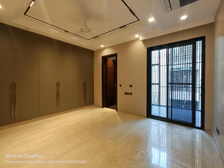 Room, greater kailash ii 4 Bedroom 4200 Sq.Ft. Builder Floor In Greater Kailash ii Delhi 9268826