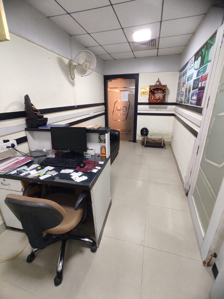 Team Area, gomti nagar Commercial Office Space 1200 Sq.Ft. In Gomti Nagar Lucknow 9268835