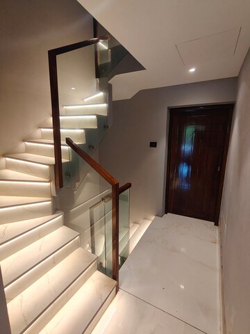 Staircase in 3 BHK Independent House at Besant Nagar – for Rent