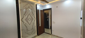 Room in 3 BHK Builder Floor at Dwarka Mor – for Sale