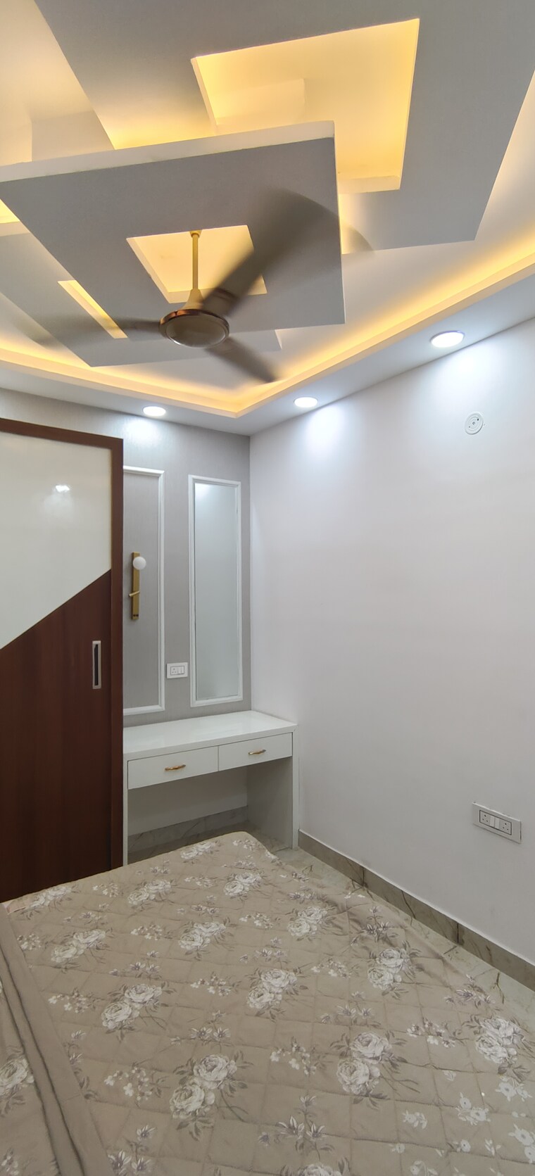 Room, dwarka mor 3 Bedroom 720 Sq.Ft. Builder Floor In Dwarka Mor Delhi 9268838
