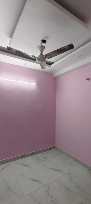 Room in 1 BHK Builder Floor at Dwarka Mor – for Rent