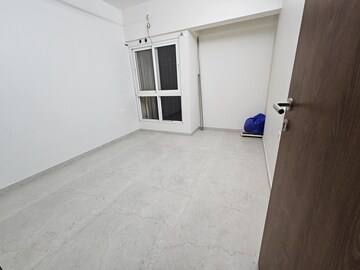 Room in 2 BHK Apartment at Dosti West County Phase 4 Dosti Pine, Balkum Pada – for Rent