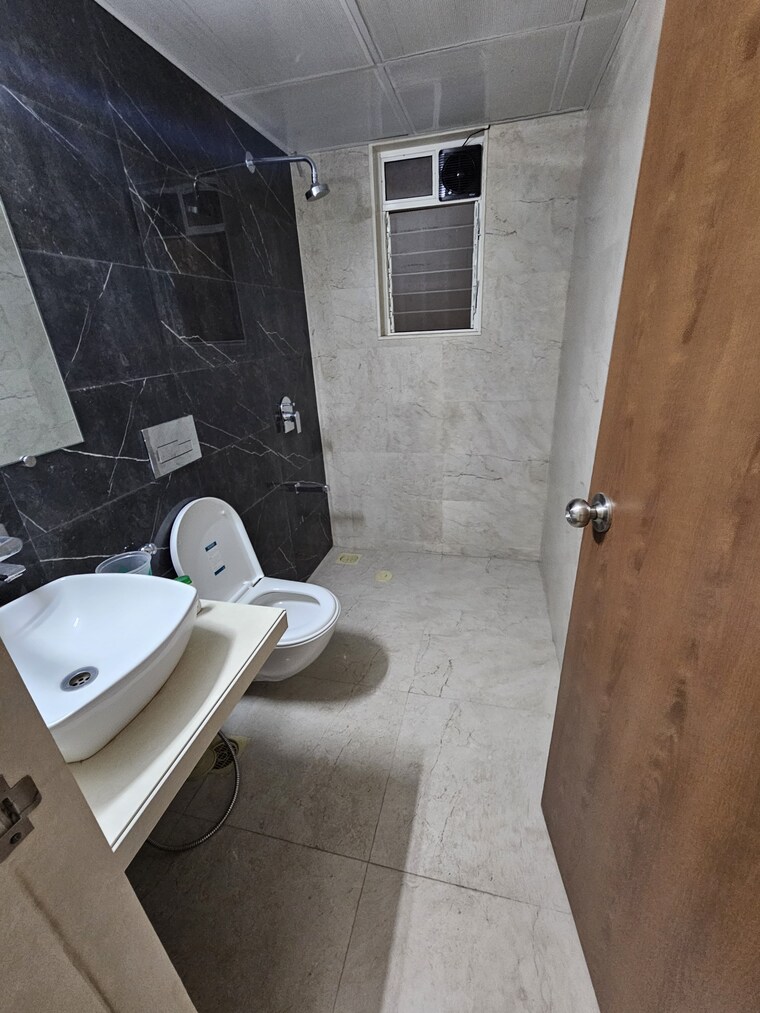 Bathroom, dosti-west-county-phase-4-dosti-pine 2 Bedroom 747 Sq.Ft. Apartment In Balkum Pada Thane 9268845