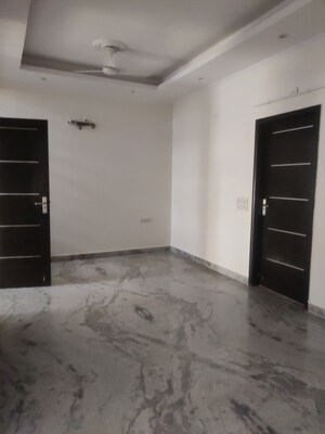 Room in 3 BHK Independent House at Sector 48 – for Rent