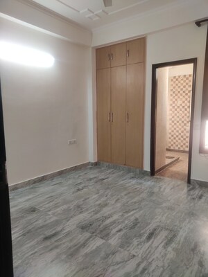 Room in 3 BHK Independent House at Sector 48 – for Rent