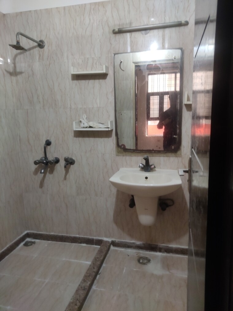 Bathroom, sector 48 3 Bedroom 3000 Sq.Ft. Independent House In Sector 48 Noida 9268862