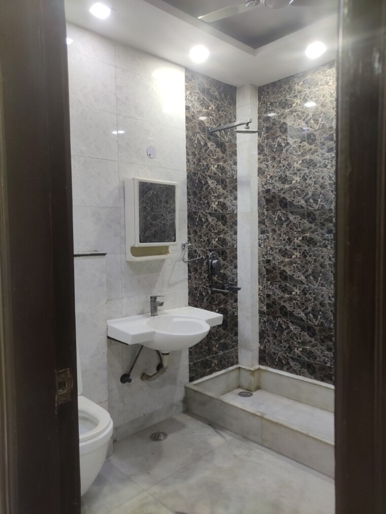 Bathroom, sector 47 3 Bedroom 2800 Sq.Ft. Independent House In Sector 47 Noida 9268863