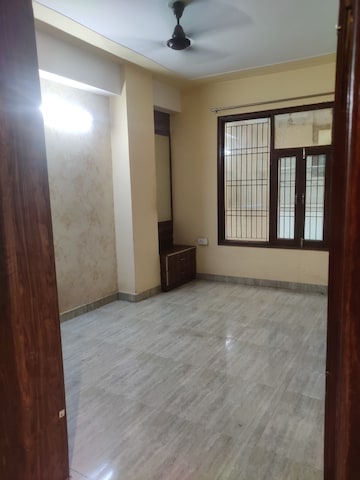 Room in 2 BHK Independent House at Sector 40 – for Rent