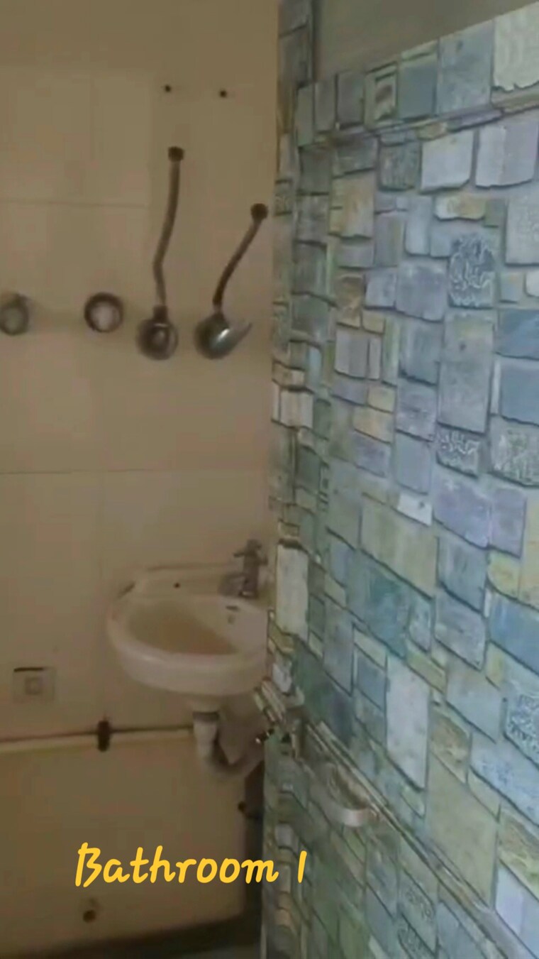 Bathroom, andheri west 2 Bedroom 937 Sq.Ft. Apartment In Andheri West Mumbai 9268869