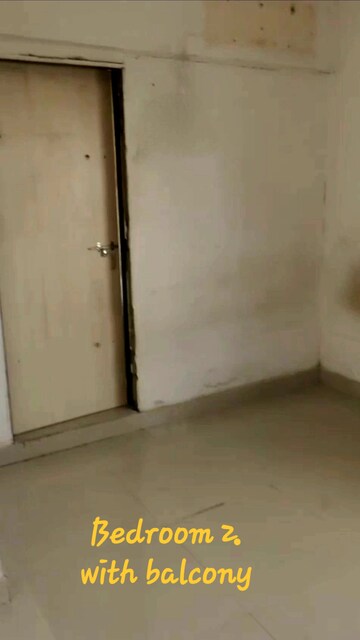 Room in 2 BHK Apartment at Andheri West – for Sale