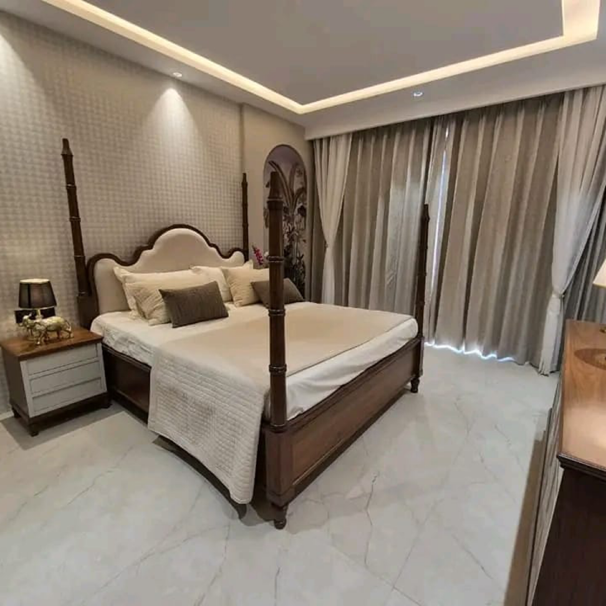 3 BHK + Extra Room Apartment For Sale in Goldan Era