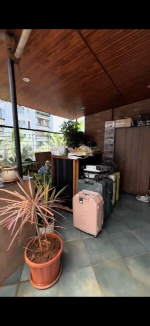 Parking in 1 BHK Apartment at Vashveen Apartments, Andheri West – for Rent