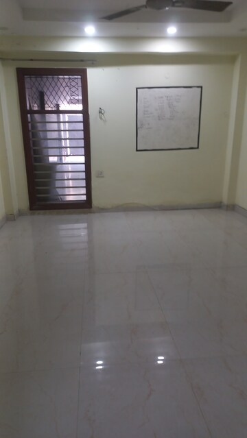 2 BHK Builder Floor For Rent in Sector 37