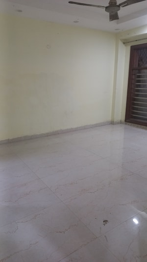 Balcony in 2 BHK Builder Floor at Sector 37 – for Rent