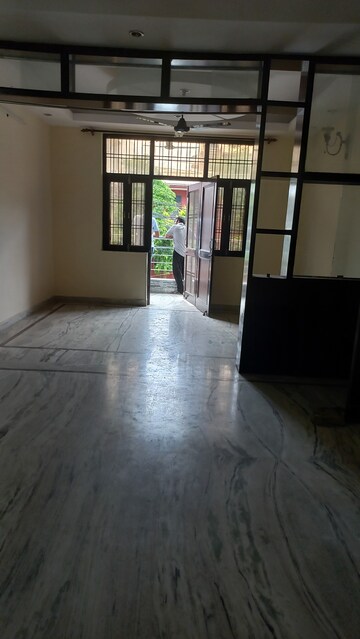Balcony in 3 BHK Builder Floor at Sector 37 – for Rent