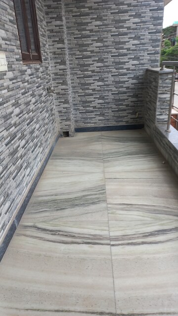 Bedroom in 3 BHK Builder Floor at Sector 37 – for Rent