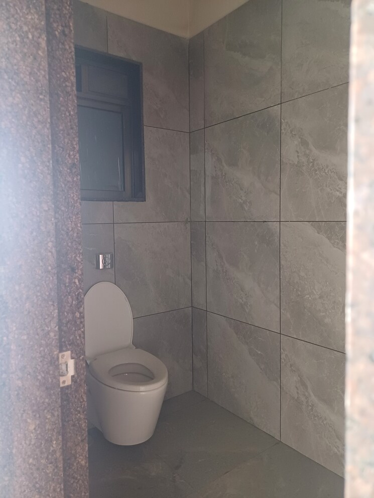 Bathroom, chandak-unicorn Commercial Office Space 532 Sq.Ft. In Andheri West Mumbai 9268884