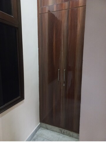 Building Lobby in 1 RK Builder Floor at Sector 37 – for Rent