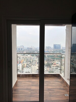 Room in 2 BHK Apartment at Sumadhura Acropolis, Gachibowli – for Rent