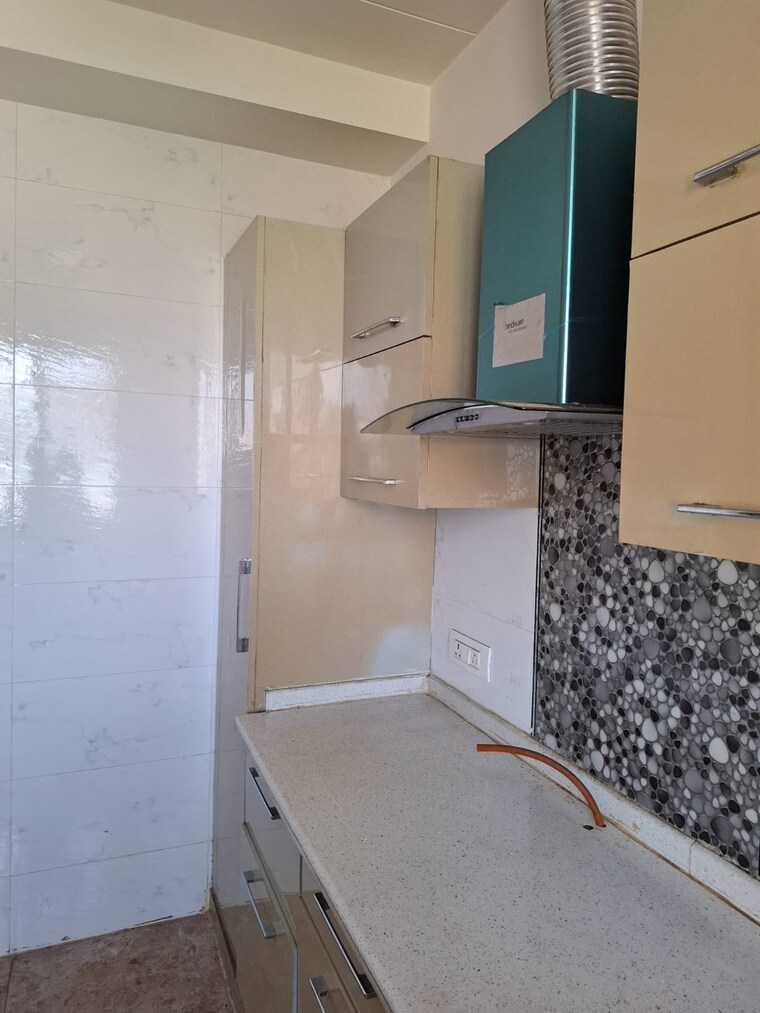 Bathroom, sector 57 3.5 Bedroom 2100 Sq.Ft. Builder Floor In Sector 57 Gurgaon 9268889