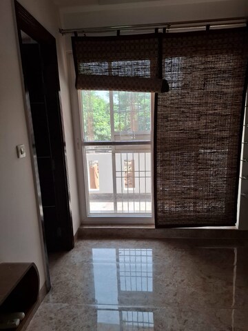 Room in 3.5 BHK Builder Floor at Sector 57 – for Rent