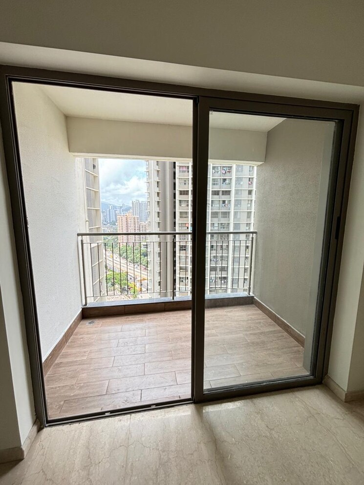 Room, kalpataru-paramount 2 Bedroom 672 Sq.Ft. Apartment In Kapur Bawdi Thane 9268899