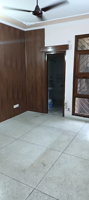 Room in 3 BHK Apartment at Sector 21c – for Rent