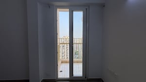 Room in 3 BHK Apartment at Gaur City 2 - 14th Avenue, Sector 16c Greater Noida – for Sale