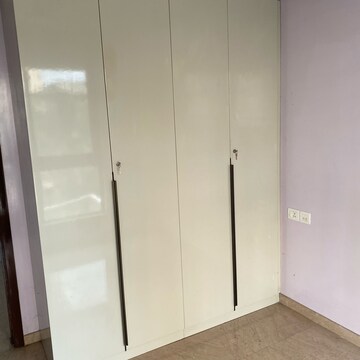 Bedroom in 2.5 BHK Apartment at Powai – for Rent