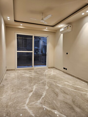 Room in 4 BHK Builder Floor at Hauz Khas – for Rent