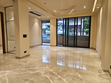 Room in 4 BHK Builder Floor at Hauz Khas – for Rent