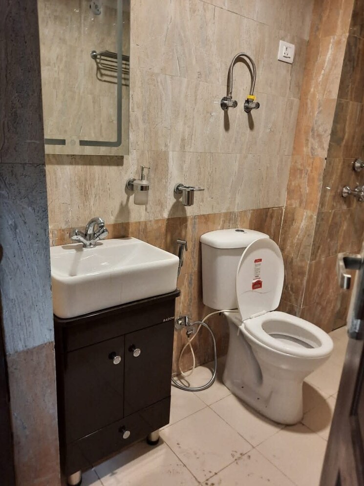 Bathroom, gardenia-golf-city 3 Bedroom 1550 Sq.Ft. Apartment In Sector 75 Noida 9268937