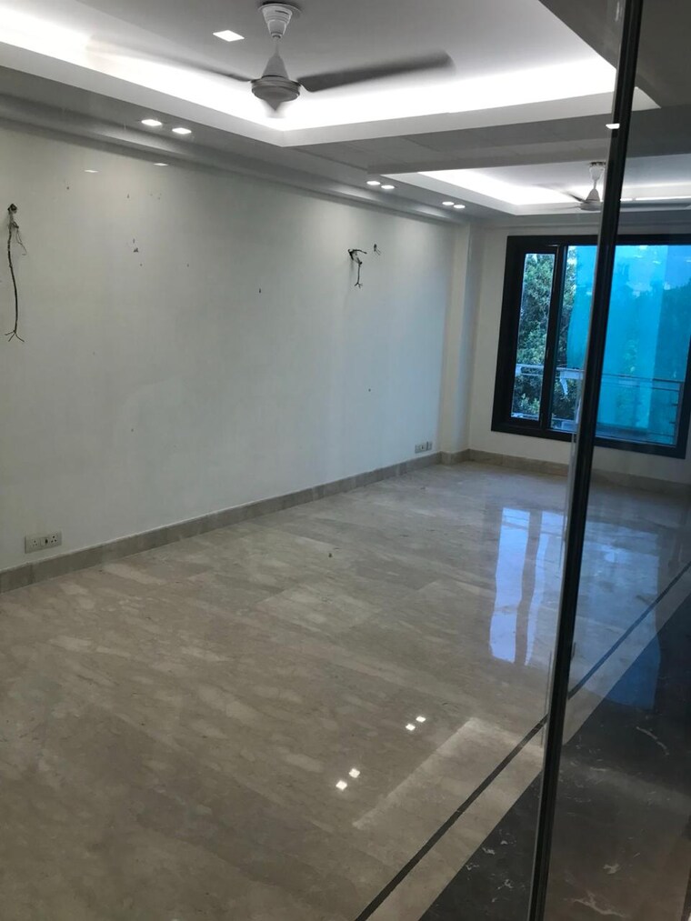 Room, greater kailash i 3 Bedroom 250 Sq.Yd. Builder Floor In Greater Kailash I Delhi 9268942