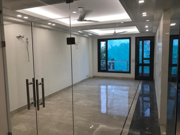 Room, greater kailash i 3 Bedroom 250 Sq.Yd. Builder Floor In Greater Kailash I Delhi 9268942