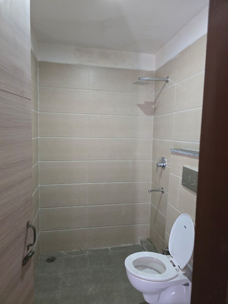Bathroom, motia-blue-ridge 3 Bedroom 1100 Sq.Ft. Builder Floor In Dhakoli Zirakpur 9268945