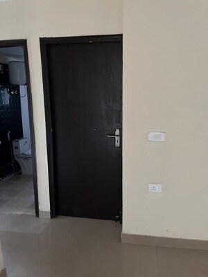 Furnished Amenities in 3 BHK Apartment at Gardenia Golf City, Sector 75 – for Rent