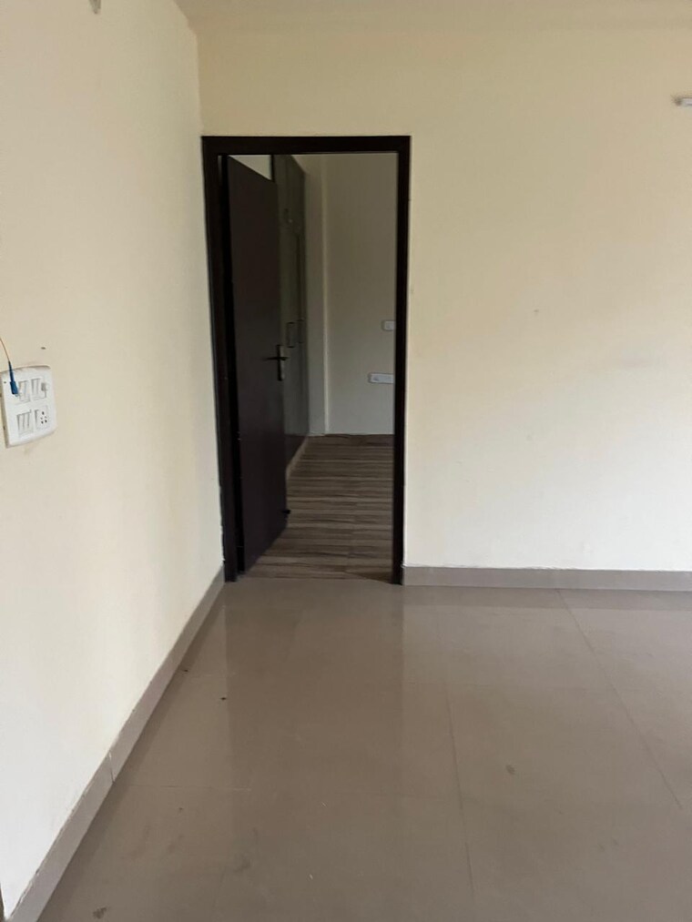 Room, gardenia-golf-city 3 Bedroom 1350 Sq.Ft. Apartment In Sector 75 Noida 9268943