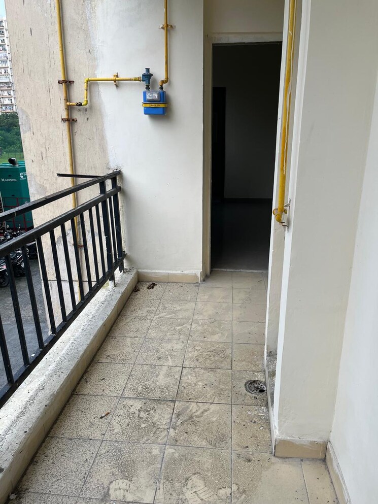 Balcony, gardenia-golf-city 3 Bedroom 1350 Sq.Ft. Apartment In Sector 75 Noida 9268943