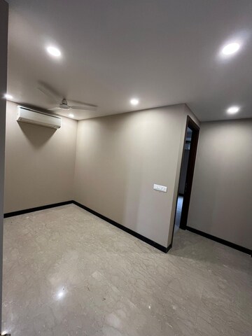 Room in 3 BHK Builder Floor at Greater Kailash I – for Rent