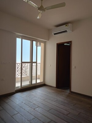 Room in 3 BHK Apartment at ABA Ivy County, Sector 75 – for Rent