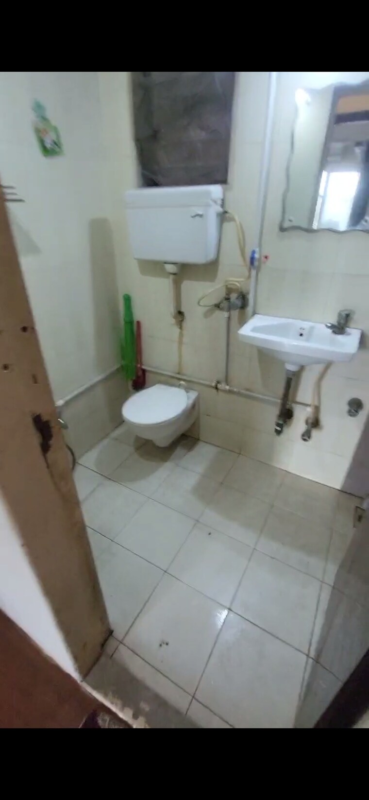 Bathroom, ravi-group-gaurav-woods-2 3 Bedroom 761 Sq.Ft. Apartment In Mira Road Thane 9268950