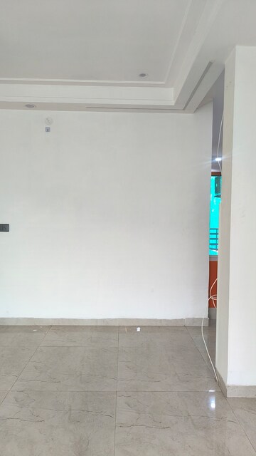 Room in 3 BHK Builder Floor at Sushant Lok 3, Sector 57 – for Rent