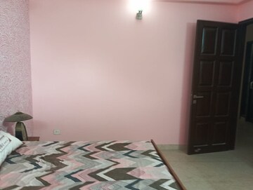 Room in 3 BHK Builder Floor at Palam Vihar Residents Association, Palam Vihar – for Rent