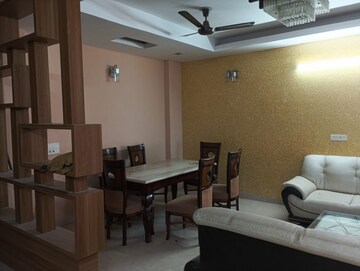 Master Bedroom in 3 BHK Builder Floor at Palam Vihar Residents Association, Palam Vihar – for Rent
