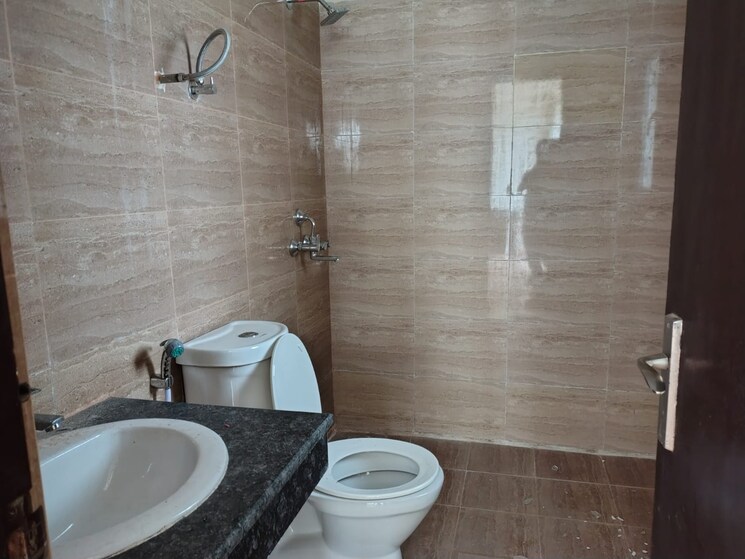 Bathroom, amrapali-crystal-homes 3 Bedroom 1700 Sq.Ft. Apartment In Sector 76 Noida 9268953