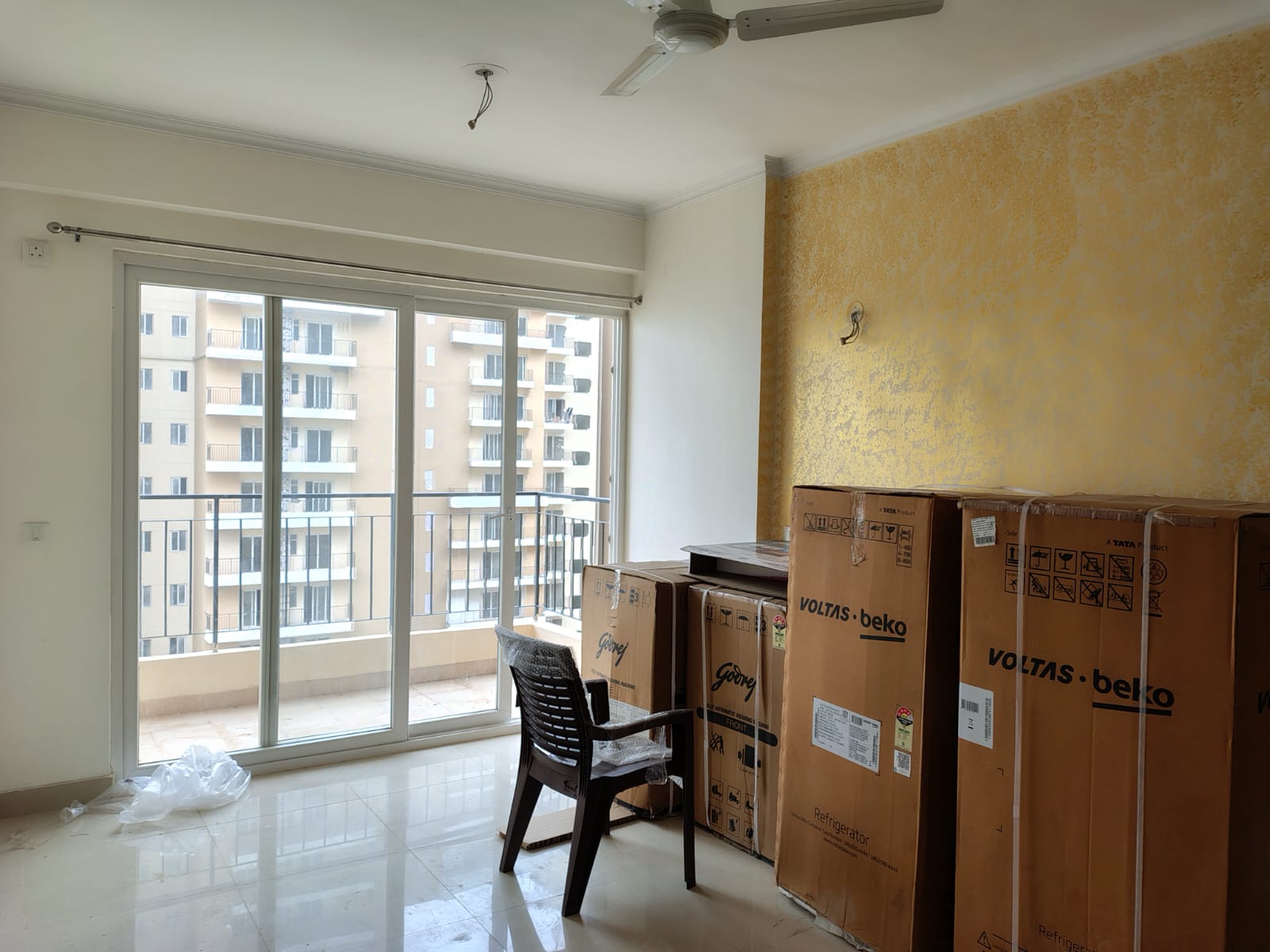 3 BHK + Pooja Room Apartment For Rent in Amrapali Crystal Homes