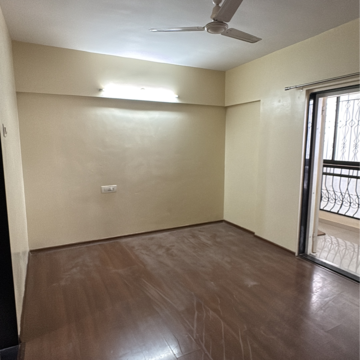 Room in 3 BHK Apartment at Salunkhe Vihar Society – for Rent