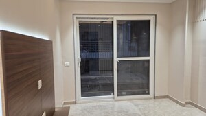 Room in 3 BHK Apartment at Unitech The World Spa, Sector 30 – for Sale